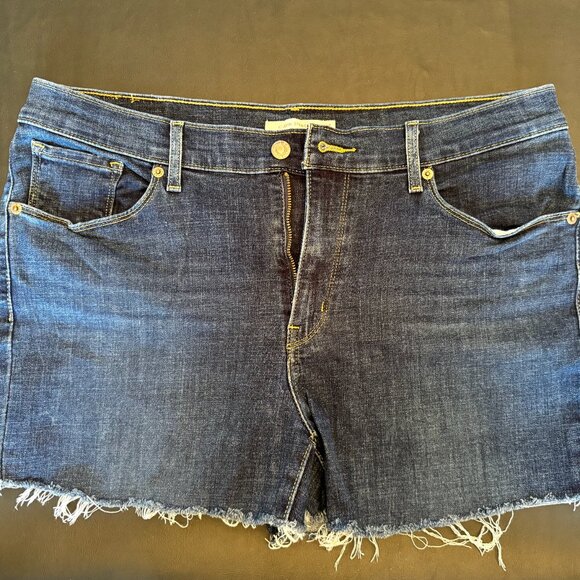 Women's Classic Straight Levi Jean Shorts - Picture 1 of 5